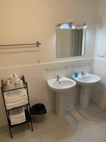 Large 3 Bedroom Family Apartment Close To The River Прага Екстериор снимка